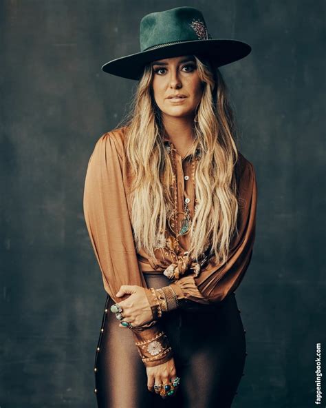 Lainey Wilson. Alex Berger. And now, after years of playing long hours in little clubs, Wilson is finally "doing the damn thing" in Nashville via the release of her Jay Joyce-produced album Sayin ...